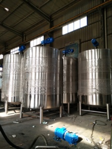 Fermenteur multi-usages en acier inoxydable DYE 2000L pour <span class=keywords><strong>vin</strong></span>, bière, whisky et vodka - Product Image 2