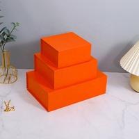 Boîte cadeau rigide magnétique orange en stock, emballage en carton rigide avec logo personnalisé et insert en mousse pour bijoux, cosmétiques et cadeaux