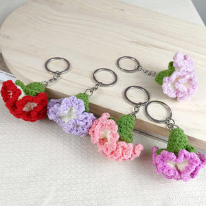 <span class=keywords><strong>Portachiavi</strong></span> Fatto <span class=keywords><strong>a</strong></span> Mano con Fiore all'Uncinetto per la Festa della Mamma, <span class=keywords><strong>Portachiavi</strong></span> Lavorato <span class=keywords><strong>a</strong></span> <span class=keywords><strong>Maglia</strong></span> <span class=keywords><strong>a</strong></span> Forma di Fragola, Regalo per Donna, <span class=keywords><strong>Portachiavi</strong></span> <span class=keywords><strong>a</strong></span> Forma di Garofano - Product Image 4