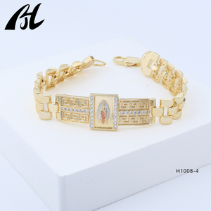 Set di Bracciali H1008 con Catena Cubana Dorata, Medaglie Smaltate della Vergine di Guadalupe e dei Santi, Design a Chiave Greca con Accenti in Cristallo - Product Image 5
