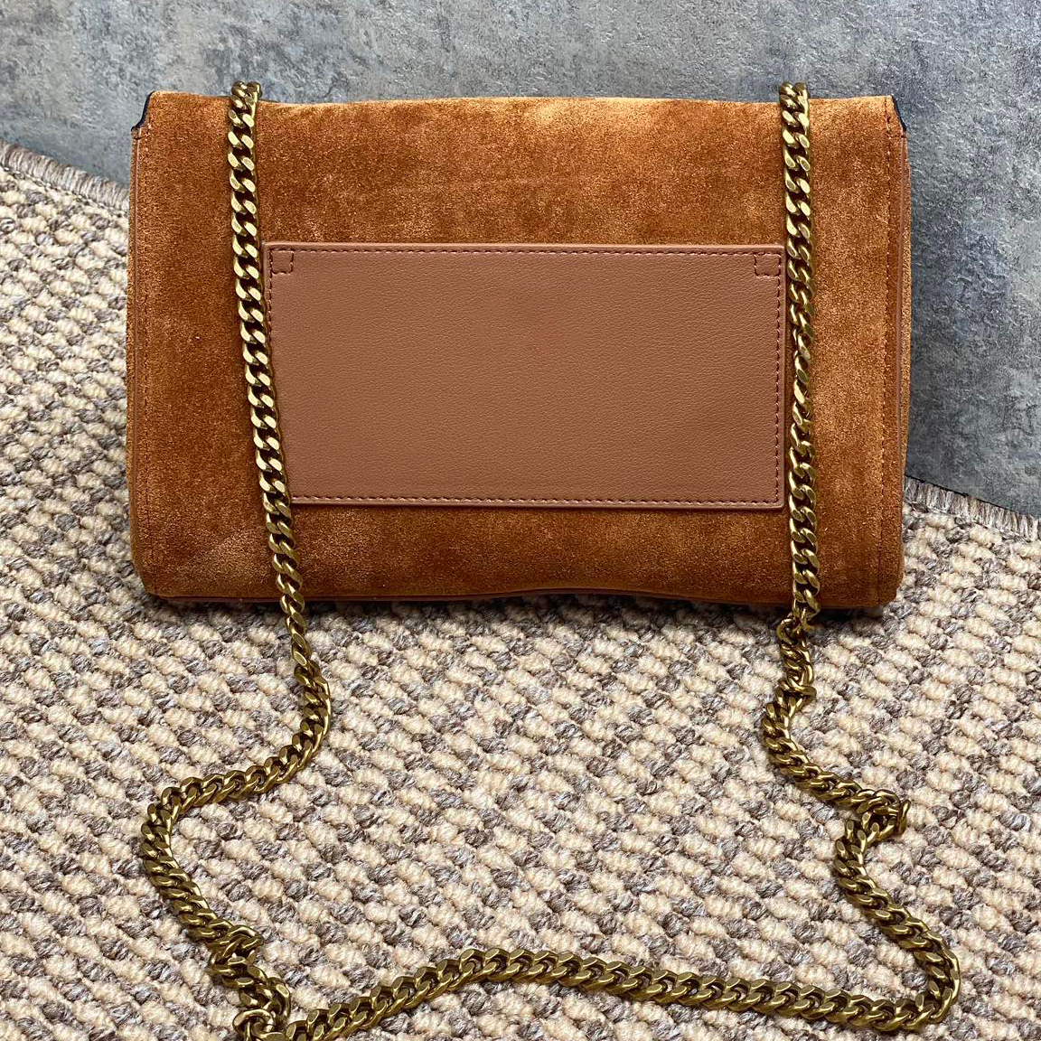 โกลเด้น