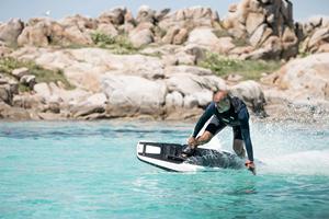 Tabla de Surf Inflable de Fibra de Carbono de 10kw para Deportes Acuáticos de Verano, con Batería de 72v para Aguas Oceánicas - Product Image 3
