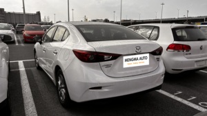 <span class=keywords><strong>Mazda</strong></span> <span class=keywords><strong>3</strong></span> Axela <span class=keywords><strong>2015</strong></span> Usado, Auto de Lujo Manual, Modelo de Tres Cajas con Volante a la Izquierda, Neumáticos R16, Asientos de Tela, Interior Oscuro - Product Image 5