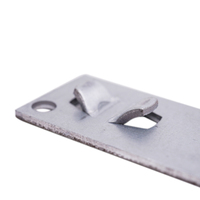 Clip en tôle perforée en acier inoxydable 304 sur mesure, fixation estampée et formée pour usage industriel