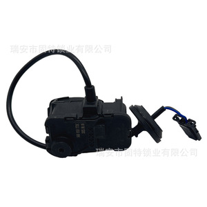 ฝาปิดถังน้ำมันเชื้อเพลิงพร้อมมอเตอร์ล็อค ยี่ห้อฮันยาง รุ่น 56D810773C สำหรับรถยนต์นิวพาสสาท กอล์ฟ 7 ซาจิตาร์ ผลิตจากวัสดุ ABS - Product Image 2