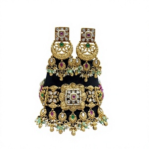 Ensemble collier et boucles d'oreilles en laiton plaqué or de qualité supérieure, charmant et élégant, pour femmes, pour les occasions de mariage. - Product Image 2