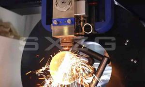 Sanxin <span class=keywords><strong>2025</strong></span> New CNC cắt laser giá máy 2kw 3KW 6KW sợi Máy cắt laser CNC sợi kim loại máy cắt laser - Product Image 3