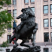 Estatua de Caballero Montado a Caballo de Bronce Fundido a Tamaño Real TREVI |   Escultura de monumento de Guerrero de Caballería para Parque y Plaza Conmemorativa