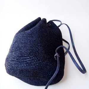 Bolso de hombro tipo cubo tejido con cordón y borlas, bandolera para mujer, ideal para playa y viajes - Product Image 3