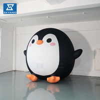Modèle de mascotte géante gonflable personnalisée en forme de pingouin de dessin animé pour la campagne extérieure SeaWorld et l'affichage événementiel