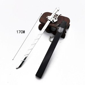 Llavero de Metal de Aleación de Zinc de 17CM con Colgante de Espada de Eren y Mikasa de <span class=keywords><strong>Shingeki</strong></span> <span class=keywords><strong>No</strong></span> <span class=keywords><strong>Kyojin</strong></span> - Product Image 4