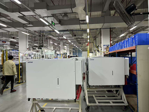 Système photovoltaïque triphasé G125KT de 125 kW sur réseau pour usage commercial et industriel - Product Image 2