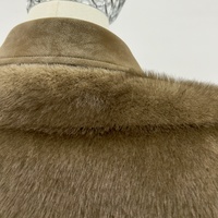 Manteau court en fausse fourrure de vison pour femme, col rabattu, taille et couleur personnalisées, avec revers contrastant, vente en gros