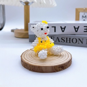 Llavero de Oso Lindo Personalizable con Cuentas Acrílicas de 4mm, Hecho a Mano, para Regalo de Novio/Novia, Decoración de Bolsos y Llaveros de Coche - Product Image 3