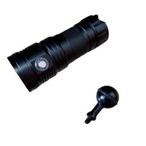 ไฟฉาย LED 3 สี ปรับลำแสงได้ 6500 ลูเมน มาตรฐานกันน้ำ IP68 ตัวเรือนอะลูมิเนียมอัลลอยด์ ใช้สำหรับดำน้ำ ตั้งแคมป์ ค่า CRI สูง 90 สีแดง - Product Image 4