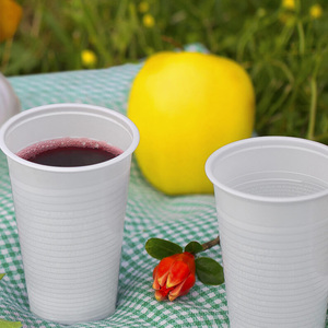 Bicchiere monouso in plastica rigida tipo Kristal da 400 ml per bevande - Product Image 3