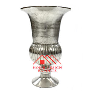 Nouveau design Urnes de jardin avec colonne pour décoration de centres de table de mariage Vase trompette de sol en aluminium - Product Image 1