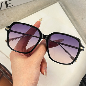 <span class=keywords><strong>Gafas</strong></span> <span class=keywords><strong>de</strong></span> Sol Polarizadas HD <span class=keywords><strong>de</strong></span> Moda 2024, Multicolor, para Conducir, Protección UV400, TR90, Venta al Por Mayor, Diseño Delgado para Rostros <span class=keywords><strong>Grandes</strong></span> - Product Image 4