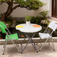 Chaise simple pliable moderne et portable en plastique et métal pour salle de classe, formation, réunions, chambre et parc