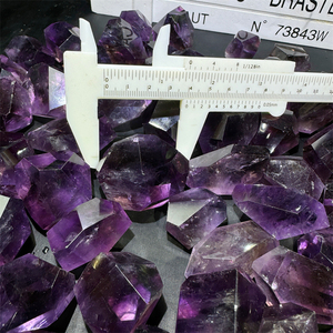 Venta al por mayor Cristales Piedras Cristal de alta calidad Artesanía Amatista natural Forma libre para regalos - Product Image 5