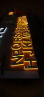 Enseigne extérieure en métal 3D personnalisée en gros pour fabricants, lettres en relief rétroéclairées à LED pour devanture de magasin et logo mural