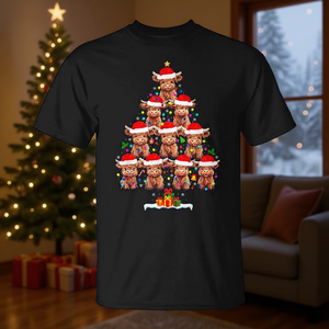 T-shirt promotionnel avec motif de vache des Highlands écossais et lumières d'arbre de Noël, pyjama de Noël - Product Image 3
