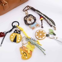 Porte-clés vintage en argile creuse en forme de cœur avec pendentif en strass et diamants, cadeau pour couple, accessoire de mode pour femme