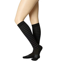 Chaussettes de compression sportives respirantes en fibre de bambou et viscose, 15-20 mmHg, avec logo personnalisé OEM, pour hommes et femmes, hauteur genou, idéales pour la course à pied