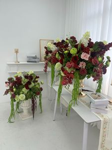 Nuova Composizione Floreale Artificiale Bordeaux e Verde, Centrotavola Decorativo per Matrimoni ed Eventi Autunnali - Product Image 6