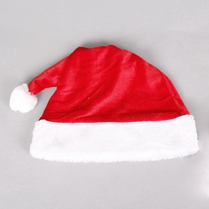 Chapeau de Père Noël en feutre rouge et blanc, bonnet de Noël doux et festif pour adultes et enfants, idéal pour les fêtes - Product Image 3