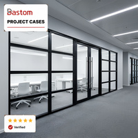 Cloison modulaire en aluminium 4-en-1 à isolation acoustique efficace de 100 mm avec verre simple pour bureaux, centres commerciaux et studios