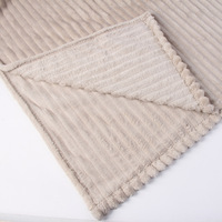 Couverture Polaire Douce en Flanelle Teinte, Motif Uni Moderne, 100 % Polyester, Rayée, Couverture Pelucheuse pour Bébé et Canapé