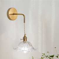 Lampe murale européenne pour chambre à coucher, design en verre transparent en forme de pétale, éclairage décoratif pour chambre à coucher, couloir, escalier