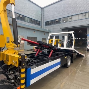 Camión de Remolque Isuzu 700P 4x2 de Plataforma Plana con Grúa Articulada de 5 Toneladas, Camión de Remolque con Plataforma Deslizante - Product Image 5