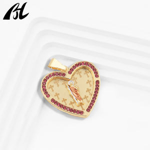 L-663 Kalp Şeklinde Dini Kolye, Altın ve Gümüş Kaplama, İçinde Haç Kesimli ve Aziz Figürü Oymalı - Product Image 4