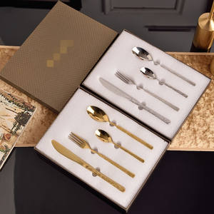 Ensemble de couverts de luxe en acier inoxydable série B (couteau, fourchette, cuillère) - Product Image 1