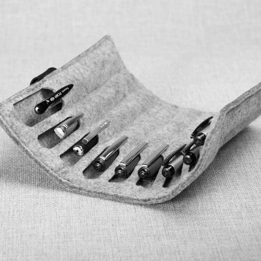 สีเทาอ่อน