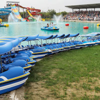 Nouveau design tendance : Bateau à pédales électrique Dolphin par Waterplay Crafts, en fibre de verre autodrainante, pour enfants, idéal pour les parcs aquatiques