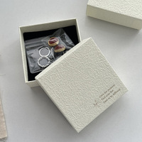 Boîte de présentation de bijoux en papier artistique carrée haut de gamme pour boucles d'oreilles, collier, bague