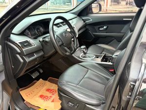 <span class=keywords><strong>Auto</strong></span> Usate <span class=keywords><strong>in</strong></span> Buone Condizioni Landwind X7 2.0T SUV Automatico a Benzina con Tetto Panoramico Pronto per l'Esportazione - Product Image 6