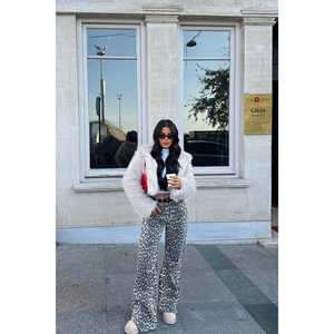 Abrigo con capucha de piel sintética estilo vintage, impermeable, con cremallera, estampado a cuadros, de leopardo, de oveja, corto, largo, tipo gabardina, de piel sintética de zorro teñida, de algodón. - Product Image 3