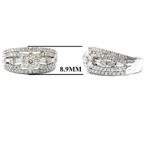 Bagues en or blanc 18 carats de haute qualité, personnalisées, avec grappe de diamants véritables, style classique, pour mariages et soirées, vente en gros directe d'usine chinoise - Product Image 2