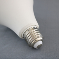 Ampoules LED à faible consommation d'énergie et à faible coût 3w 5w 7w 9w 12w 15w 18w pour la maison et le bureau