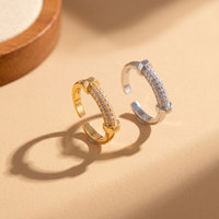 Bague ouverte personnalisée de style européen et américain pour femme, incrustée de zircon, à fermoir fer à cheval, élégante et légèrement luxueuse