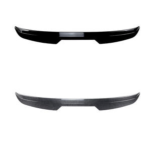 สปอยเลอร์หลังรถยนต์ Volkswagen วัสดุ ABS สีดำเงา ลายคาร์บอนไฟเบอร์ พิมพ์ลายแบบ Water Transfer รูปทรงปีก สำหรับติดตั้งท้ายรถ ปี 2017-2023 - Product Image 3