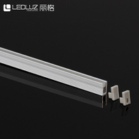 Lampe LED ultra-mince ALP096 pour sous-meuble, à poser ou encastrée, avec couvercle en silicone et profilé en aluminium, barre lumineuse