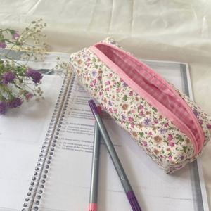 กล่องดินสอผ้าฝ้ายพิมพ์ลายดอกไม้แบบพับได้ เป็นมิตรกับสิ่งแวดล้อม พร้อมซิปปิด ทนทาน เหมาะสำหรับนักเรียน ของขวัญต้อนรับเปิดเทอม - Product Image 3