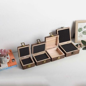 Caja cuadrada vintage de madera de Paulownia con tapa abatible y cierre para embalaje de joyas y antigüedades 10x10x5cm - Product Image 4
