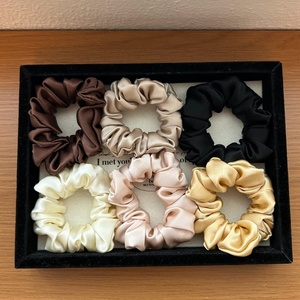 Élastique à cheveux en soie 19 Momme personnalisé par le fabricant, fait main, 100% soie de mûrier, chouchou français élégant de 2,5 cm de large - Product Image 3