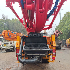 Pompe à béton montée sur camion Putzmeister 49m reconditionnée, à vendre – Nouvelle génération de pompes à flèche de 49m - Product Image 4